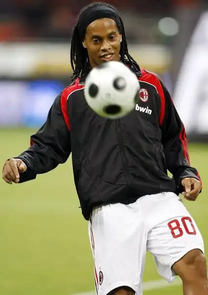 而屬於焦點 而屬於焦點